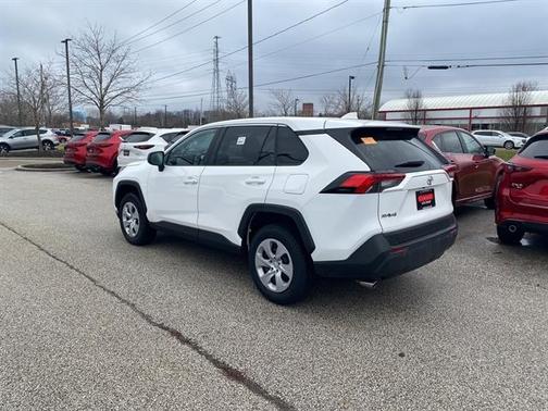 2024 Toyota RAV4 LE