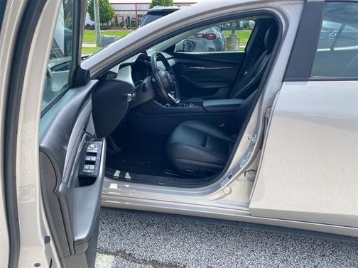 Platinum Quartz Metallic 2024 Mazda Mazda3 FWD w/Preferred Package