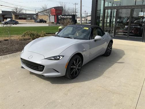 Metallic 2026 Mazda MX-5 Miata GRAND TOURING