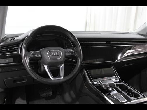 2023 Audi Q7 45 Premium