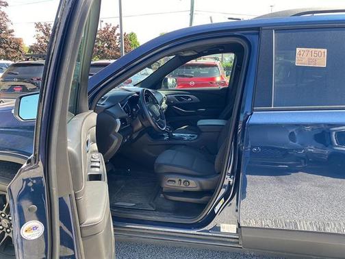 Northsky Blue Metallic 2023 Chevrolet Traverse LT Cloth