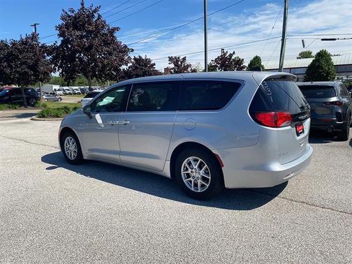 Silver Mist Clearcoat 2023 Chrysler Voyager LX