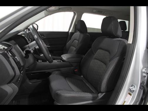 Brilliant Silver Metallic 2024 Nissan Pathfinder SV