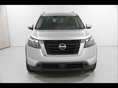 Brilliant Silver Metallic 2024 Nissan Pathfinder SV