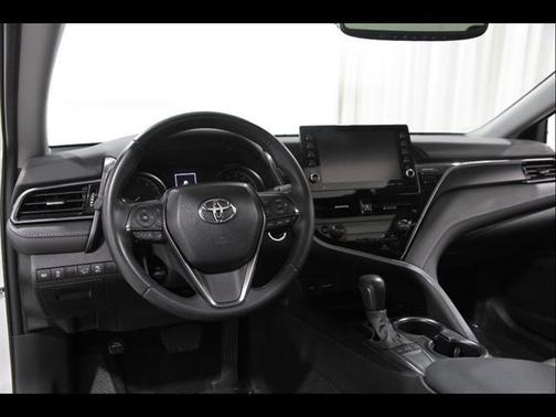 White 2023 Toyota Camry SE