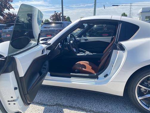 Snowflake White Pearl 2023 Mazda MX-5 Miata RF Grand Touring