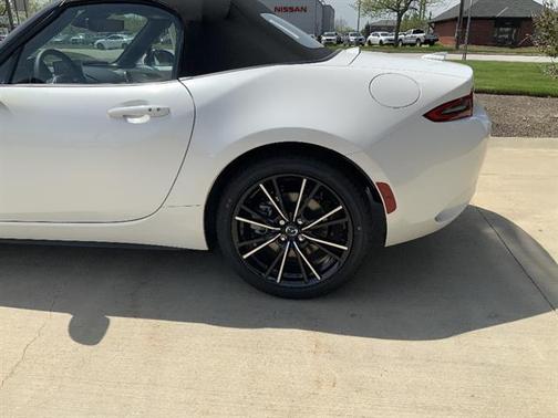 Snowflake White Pearl 2026 Mazda MX-5 Miata Grand Touring