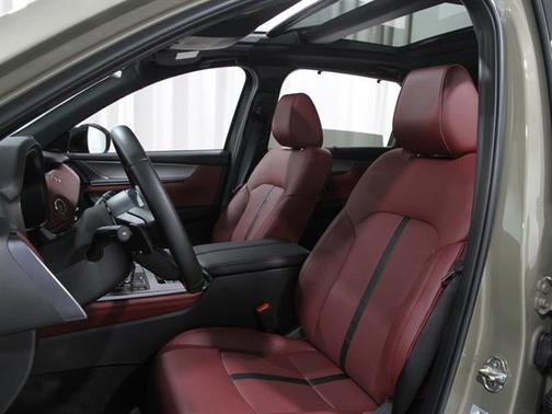 2025 Mazda CX-70 PHEV Premium Plus Package