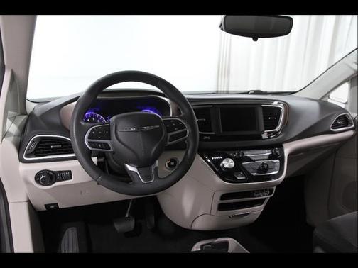 Granite Crystal Clearcoat Metallic 2023 Chrysler Voyager LX
