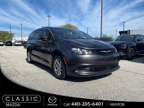 Granite Crystal Clearcoat Metallic 2023 Chrysler Voyager LX