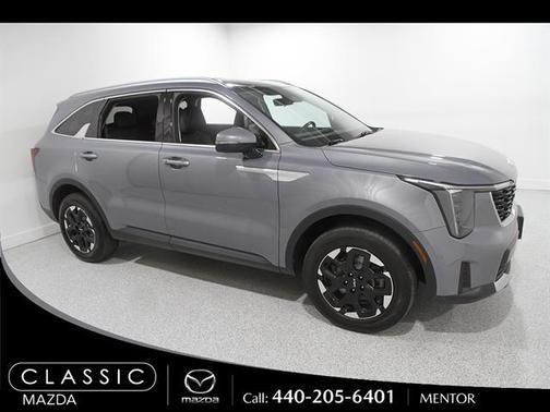 Silver 2025 Kia Sorento S