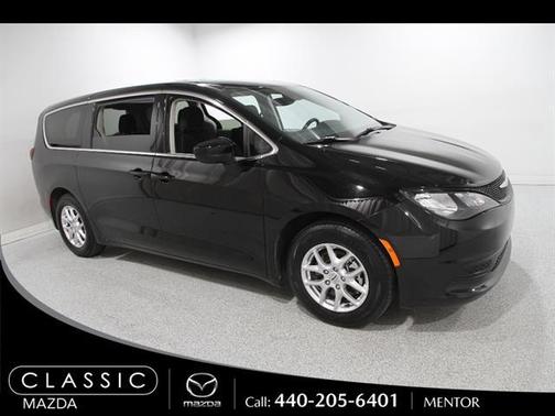 2024 Chrysler Voyager LX