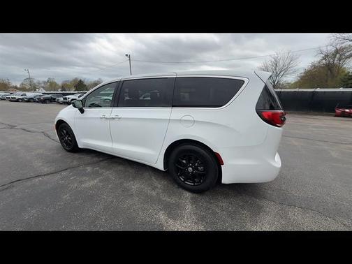 2024 Chrysler Pacifica Touring-L