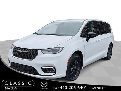 2024 Chrysler Pacifica Touring-L