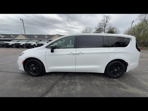 2024 Chrysler Pacifica Touring-L