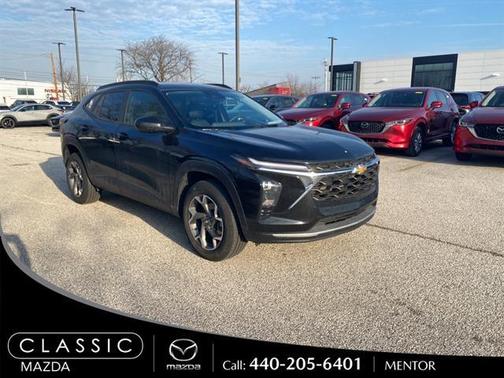 Mosaic Black Metallic 2024 Chevrolet Trax LT