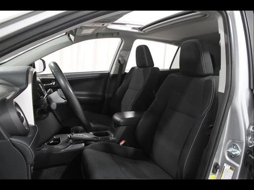 Silver Sky Metallic 2018 Toyota RAV4 XLE