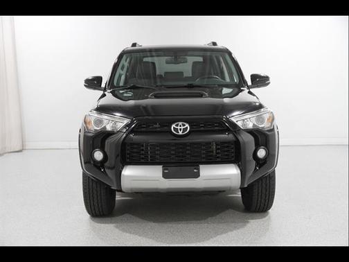 Midnight Black Metallic 2019 Toyota 4Runner Sport