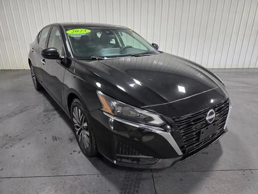 Super Black 2023 Nissan Altima 2.5 SV