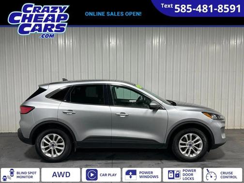 Iconic Silver Metallic 2021 Ford Escape SE