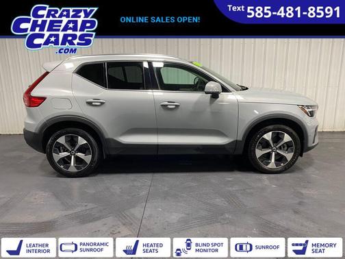 2024 Volvo XC40 B5 Plus Bright Theme