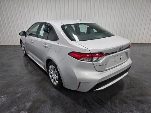 Classic Silver Metallic 2021 Toyota Corolla LE