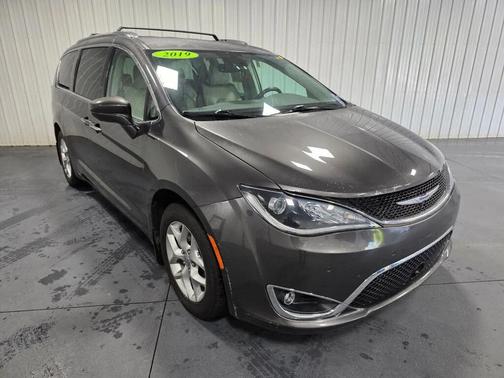 Gray 2019 Chrysler Pacifica Touring L