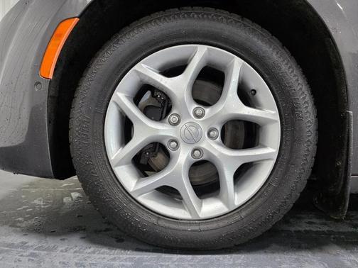 Gray 2019 Chrysler Pacifica Touring L