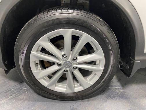 2018 Nissan Rogue Sport SV