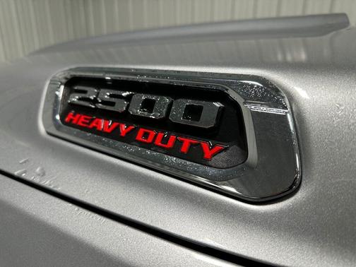 Billet Silver Metallic Clearcoat 2022 RAM 2500 Tradesman Crew Cab 4x4 6'4' Box