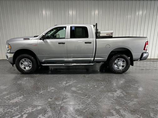 Billet Silver Metallic Clearcoat 2022 RAM 2500 Tradesman Crew Cab 4x4 6'4' Box