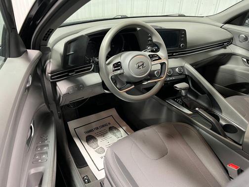 2021 Hyundai ELANTRA SE