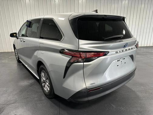2022 Toyota Sienna XLE