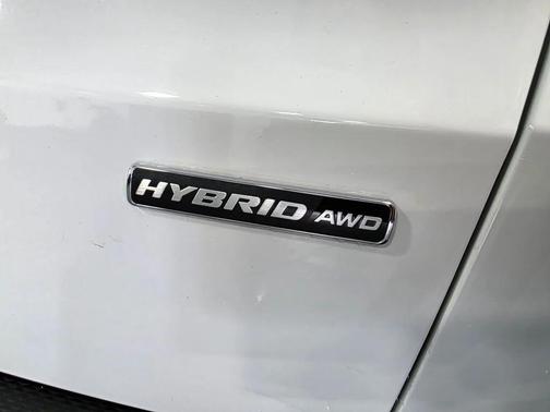 White 2022 Ford Escape SE