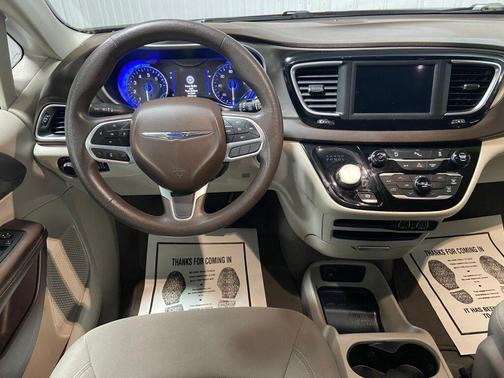2021 Chrysler Voyager LX