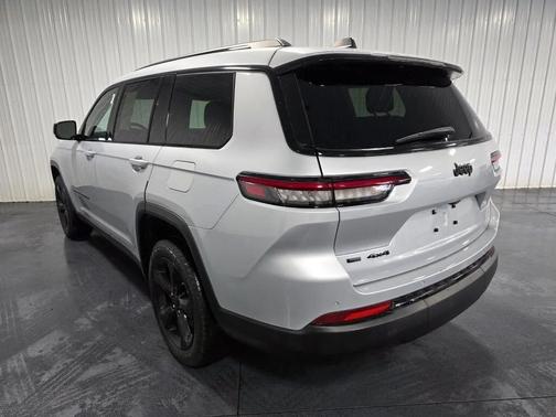 Silver Zynith 2022 Jeep Grand Cherokee L Altitude