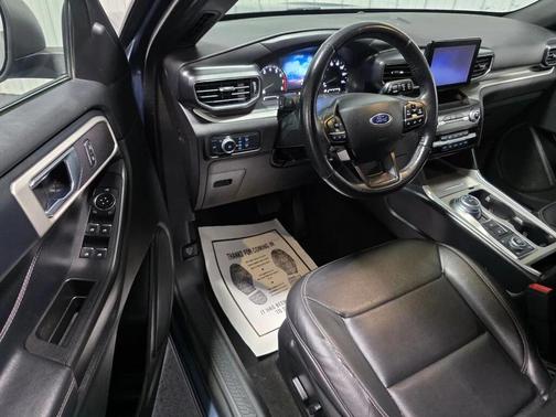 Blue Metallic 2020 Ford Explorer XLT