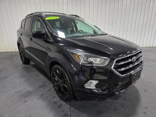 Agate Black Metallic 2019 Ford Escape SE