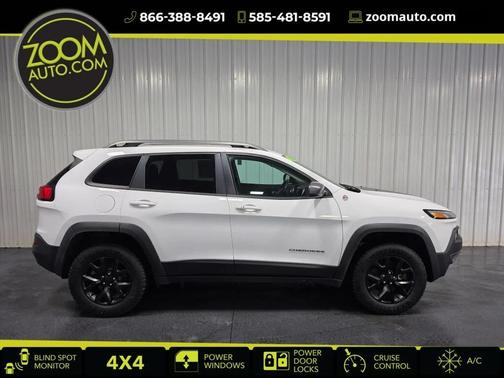 Bright White Clearcoat 2018 Jeep Cherokee Trailhawk