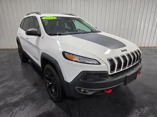 Bright White Clearcoat 2018 Jeep Cherokee Trailhawk