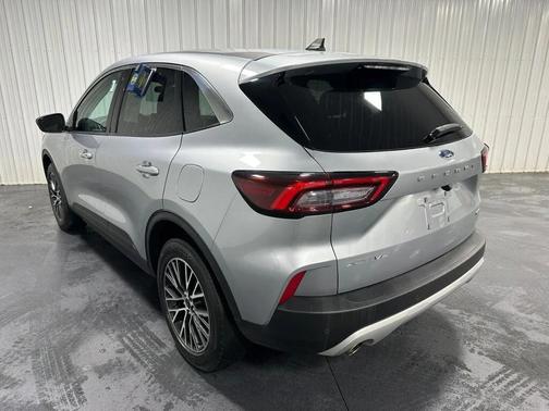 Iconic Silver Metallic 2023 Ford Escape Active