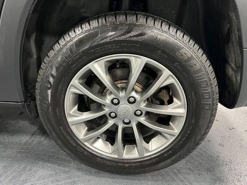 2021 Jeep Cherokee Latitude Plus