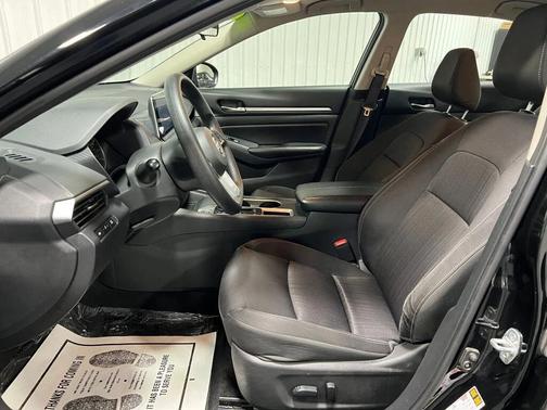 Super Black 2022 Nissan Altima 2.5 SV