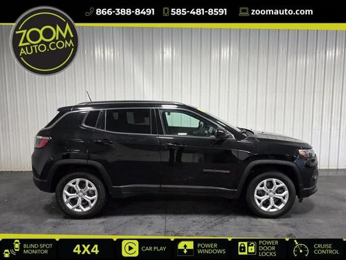 Diamond Black Crystal Pearlcoat 2024 Jeep Compass Latitude
