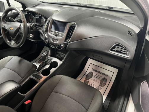 2019 Chevrolet Cruze LS