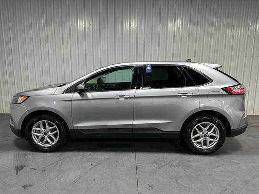 Iconic Silver Metallic 2022 Ford Edge SEL