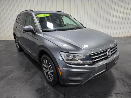 Platinum Gray Metallic 2020 Volkswagen Tiguan 2.0T SE 4MOTION