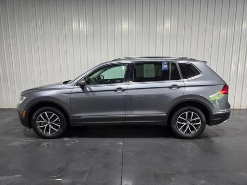 Platinum Gray Metallic 2020 Volkswagen Tiguan 2.0T SE 4MOTION