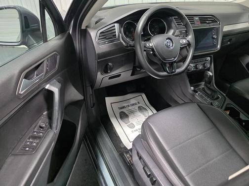 Platinum Gray Metallic 2020 Volkswagen Tiguan 2.0T SE 4MOTION