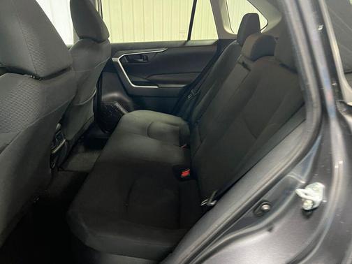 2020 Toyota RAV4 Hybrid LE